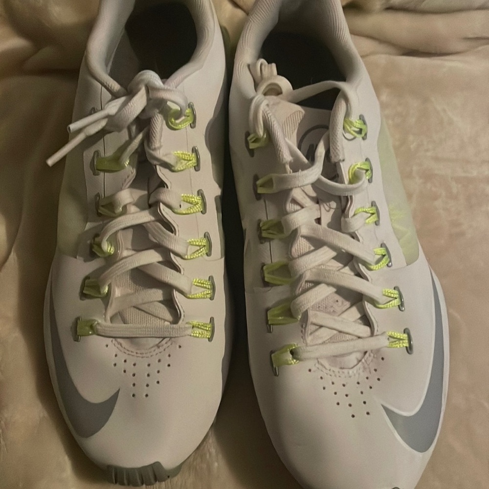 Nike shox woman’s sz 8 white/grey/neon yellow